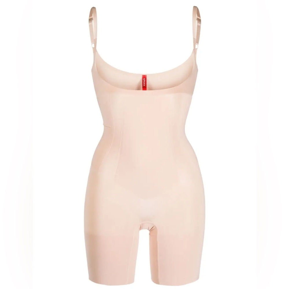 SPANX TRUST YOUR THINSTINCTS MID THIGH OPEN BUST BODYSUIT